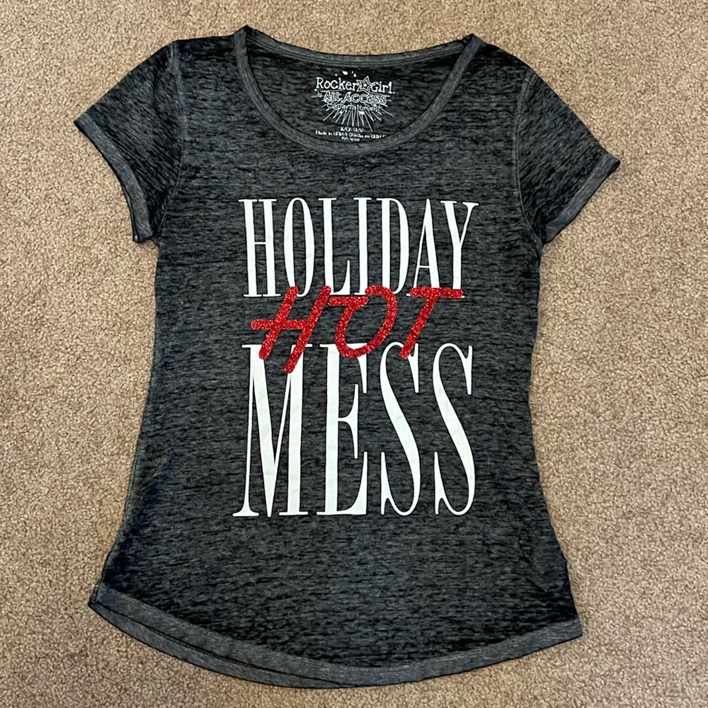 Get ready for the holidays with this cute T shirt